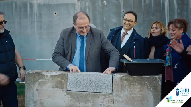 Première brique posé